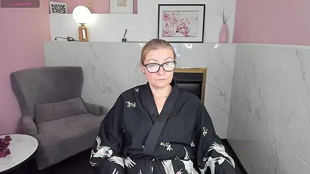 AlexandraKind online show from 02.12.25