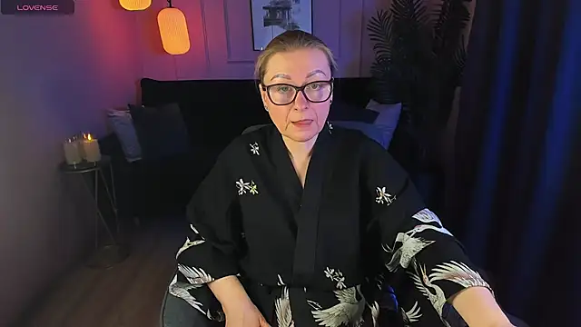 AlexandraKind online show from 02.15.25