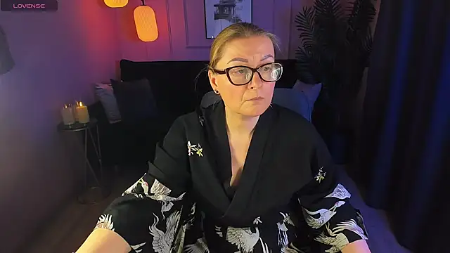 AlexandraKind online show from 02.16.25