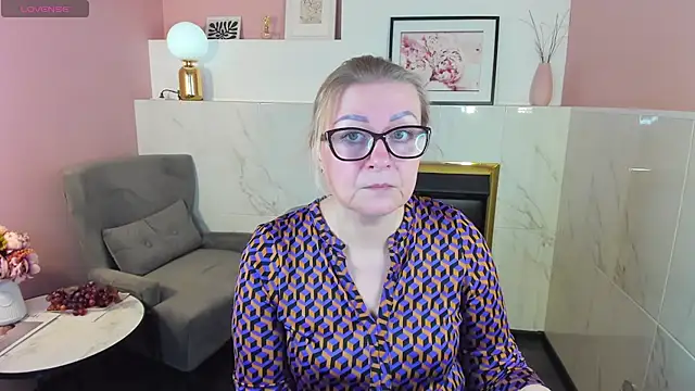 AlexandraKind online show from 02.26.25