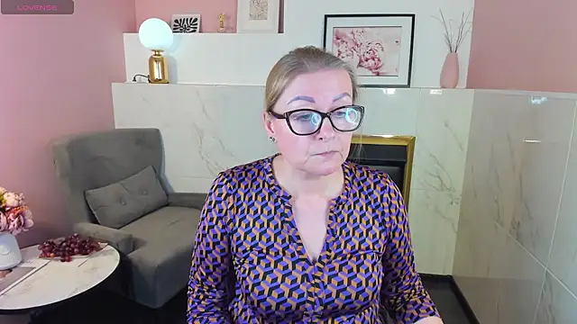 AlexandraKind online show from 02.27.25