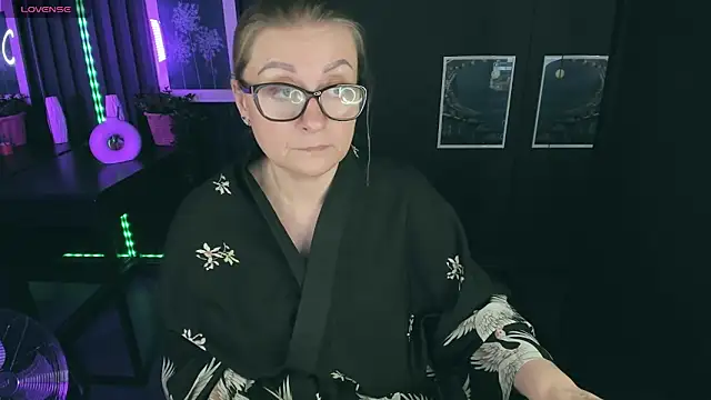 AlexandraKind online show from 02.28.25