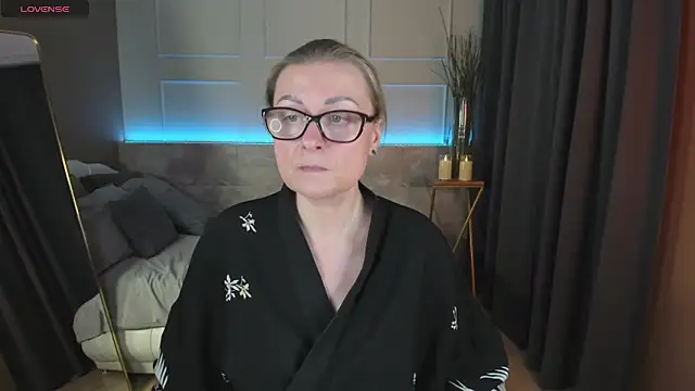 AlexandraKind online show from 03.02.25