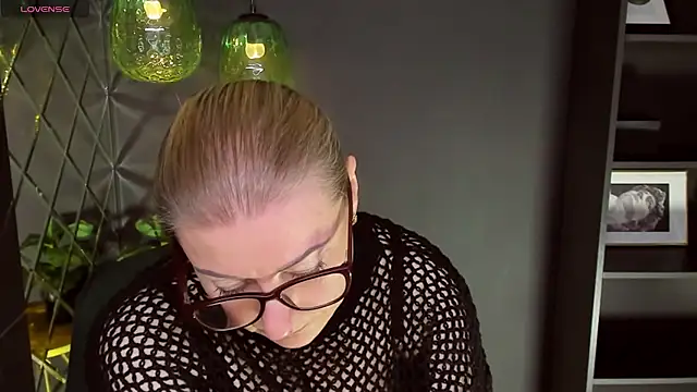 AlexandraKind online show from 03.09.25