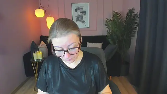 AlexandraKind online show from 03.17.25