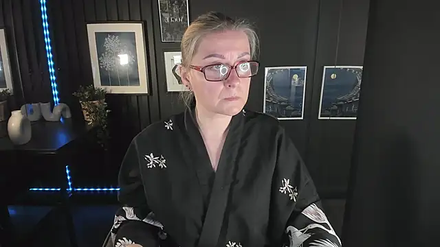 AlexandraKind online show from 09.23.25