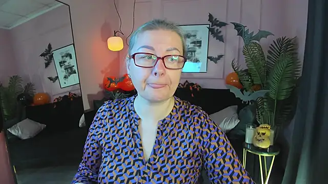 AlexandraKind online show from 11.02.25