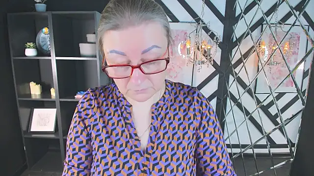 AlexandraKind online show from 12.21.25