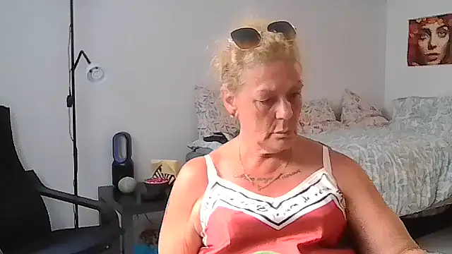 housewife shantie online show from 07.17.26