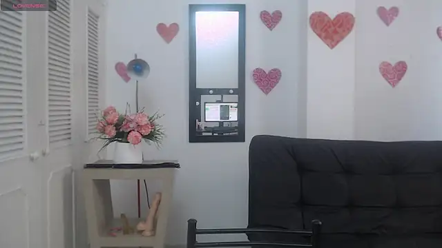 lulu 25  online show from 12.23.24