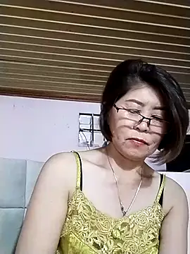 Baby-tits2024 online show from 10.04.25
