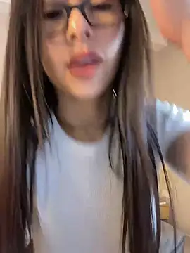Snapshot of EymiCuper chatting on 02.24.25 EymiCuper online show from 02.24.25