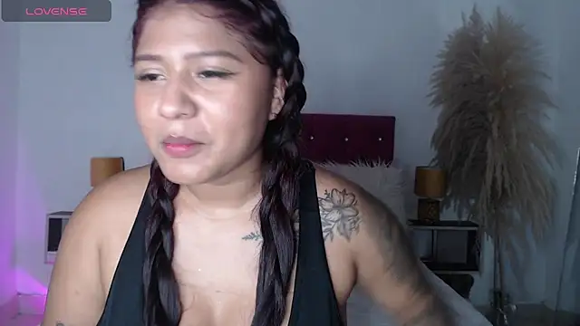 Snapshot of alinakiss chatting on 01.12.25 alinakiss online show from 01.12.25