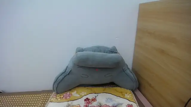 Snapshot of HotQueen chatting on 02.24.25 HotQueen online show from 02.24.25