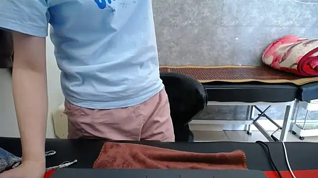 Snapshot of HotQueen chatting on 10.30.25 HotQueen online show from 10.30.25