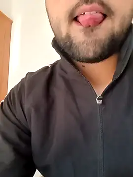 Snapshot of smartboy010101 chatting on 12.05.25 smartboy010101 online show from 12.05.25