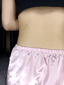 Snapshot of laura_arias018 chatting on 12.19.25 laura arias018 online show from 12.19.25