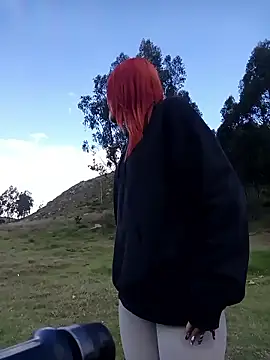 Snapshot of laura_arias018 chatting on 12.20.25 laura arias018 online show from 12.20.25