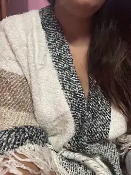 Snapshot of _nishalove19 chatting on 12.17.25 nishalove19 online show from 12.17.25