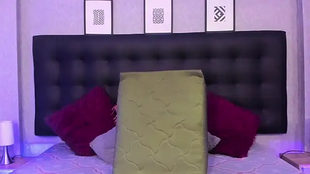 MeleekXXX  online show from 02.05.25