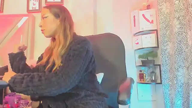 Snapshot of natacha__black_ chatting on 02.18.25 natacha black online show from 02.18.25