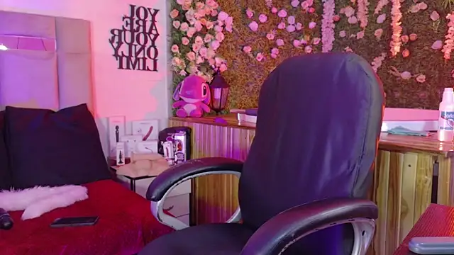 Snapshot of natacha__black_ chatting on 11.08.25 natacha black online show from 11.08.25