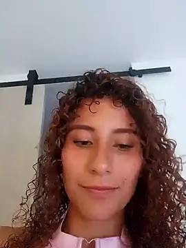 varenkaivanova 22 online show from 12.18.24