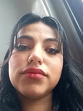 Snapshot of Naomy_veracruz_ chatting on 11.14.25 Naomy veracruz online show from 11.14.25