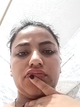 Snapshot of Naomy_veracruz_ chatting on 11.30.25 Naomy veracruz online show from 11.30.25