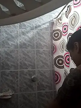 Snapshot of Naomy_veracruz_ chatting on 12.17.25 Naomy veracruz online show from 12.17.25