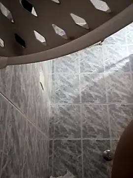 Snapshot of Naomy_veracruz_ chatting on 12.18.25 Naomy veracruz online show from 12.18.25