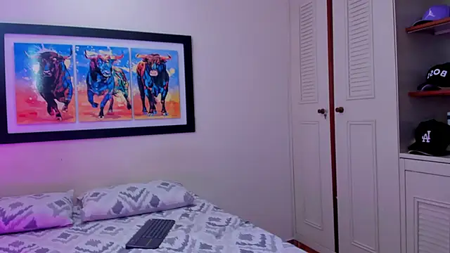 Snapshot of lukasgreene chatting on 10.21.25 lukasgreene online show from 10.21.25