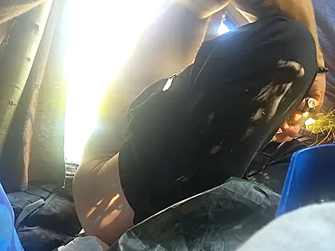 Snapshot of Fuckboy4public chatting on 09.11.25 Fuckboy4public online show from 09.11.25