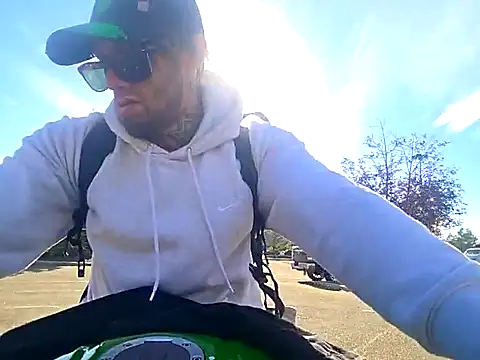 Snapshot of Fuckboy4public chatting on 09.23.25 Fuckboy4public online show from 09.23.25