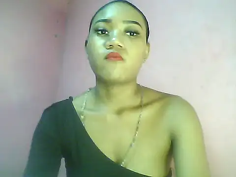 Snapshot of Fariana01 chatting on 12.10.24 Fariana01 online show from 12.10.24