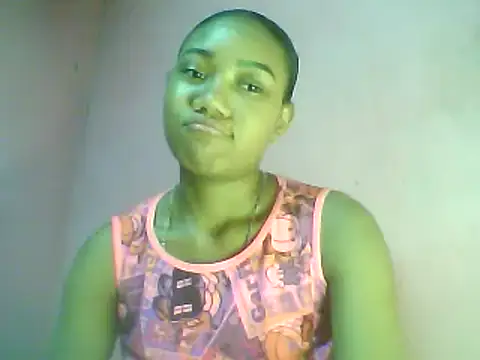 Snapshot of Fariana01 chatting on 12.21.24 Fariana01 online show from 12.21.24