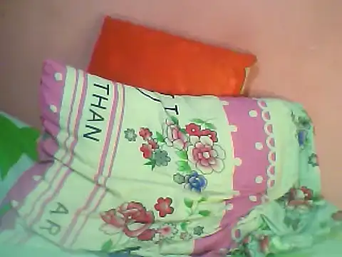 Snapshot of Fariana01 chatting on 12.29.24 Fariana01 online show from 12.29.24