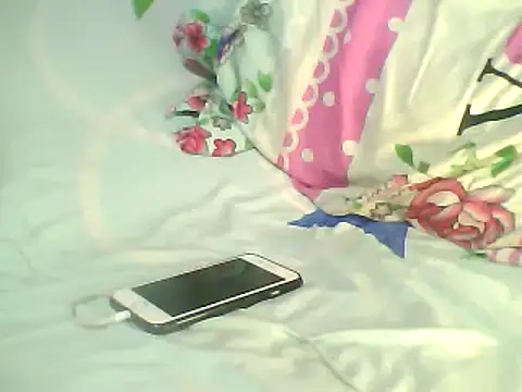 Snapshot of Fariana01 chatting on 12.30.24 Fariana01 online show from 12.30.24