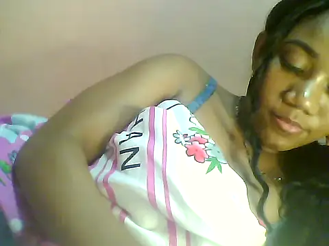 Snapshot of Fariana01 chatting on 01.13.25 Fariana01 online show from 01.13.25