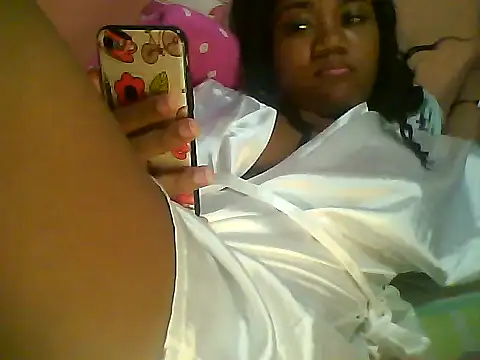 Snapshot of Fariana01 chatting on 01.17.25 Fariana01 online show from 01.17.25