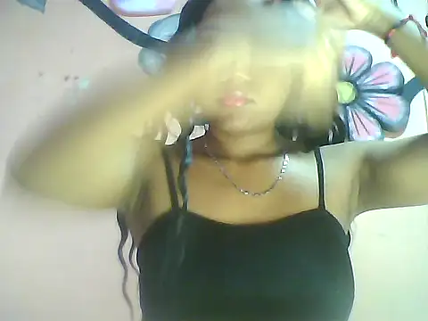 Snapshot of Fariana01 chatting on 01.18.25 Fariana01 online show from 01.18.25