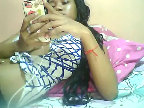 Snapshot of Fariana01 chatting on 01.28.25 Fariana01 online show from 01.28.25