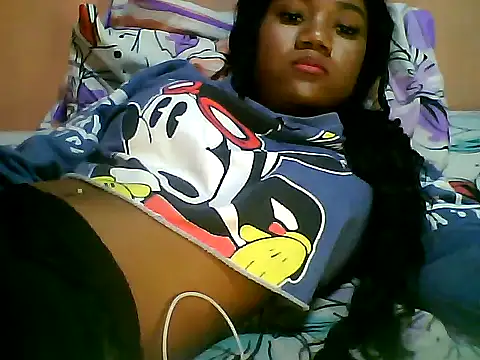 Snapshot of Fariana01 chatting on 02.05.25 Fariana01 online show from 02.05.25