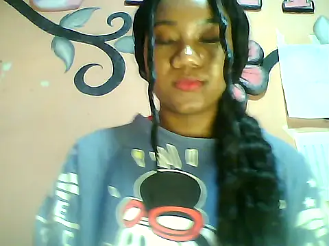 Snapshot of Fariana01 chatting on 02.05.25 Fariana01 online show from 02.05.25