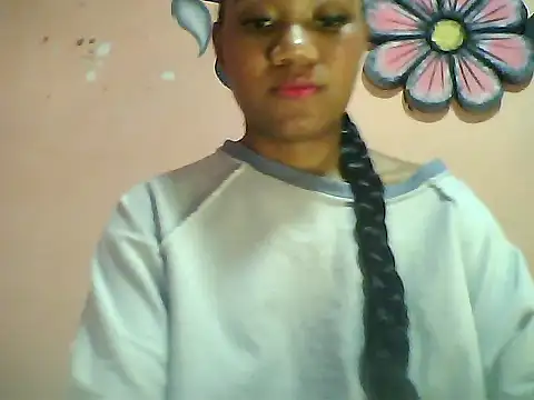 Snapshot of Fariana01 chatting on 02.10.25 Fariana01 online show from 02.10.25