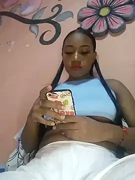 Snapshot of Fariana01 chatting on 02.15.25 Fariana01 online show from 02.15.25