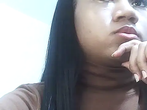 Snapshot of Fariana01 chatting on 11.04.25 Fariana01 online show from 11.04.25