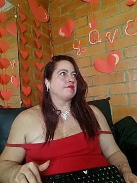 Snapshot of Scarlett45_ chatting on 02.14.25 Scarlett45 online show from 02.14.25