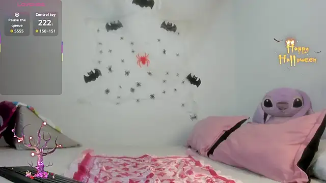 Snapshot of Hannah_Baileyy chatting on 10.28.25 Hannah Baileyy online show from 10.28.25