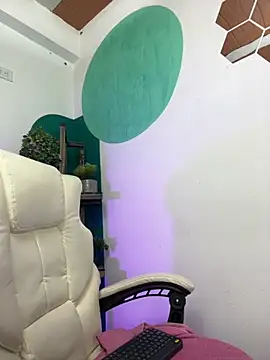 LollaByer online show from 11.30.25